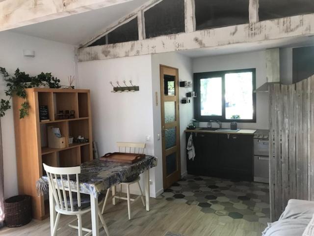 La Brindille Petit Mas Provencal Meuble De Tourisme 3 Etoiles 2-3 Personnes 1 Piece 30 M2 Tout Confort Lisiere Foret Jardin Jacuzzi Piscine Saint-Paul-en-Forêt Exteriör bild