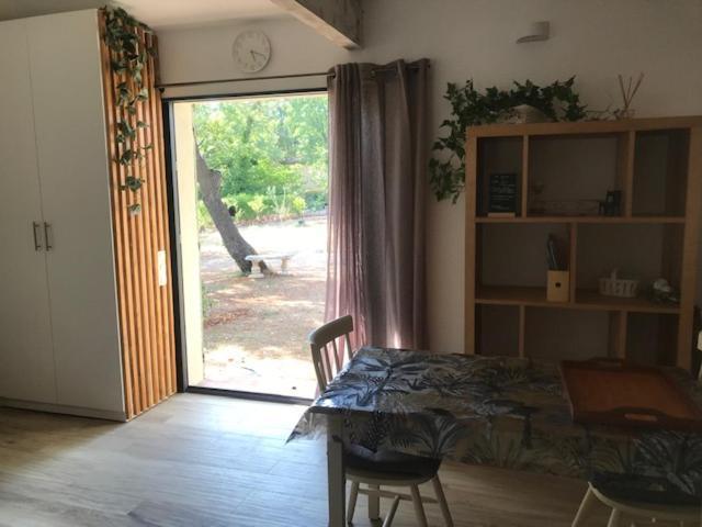 La Brindille Petit Mas Provencal Meuble De Tourisme 3 Etoiles 2-3 Personnes 1 Piece 30 M2 Tout Confort Lisiere Foret Jardin Jacuzzi Piscine Saint-Paul-en-Forêt Exteriör bild
